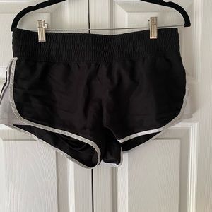 Juniors Large Black Shorts